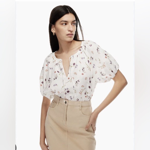Aritzia Tops - Flowy White Boho Hippie Top